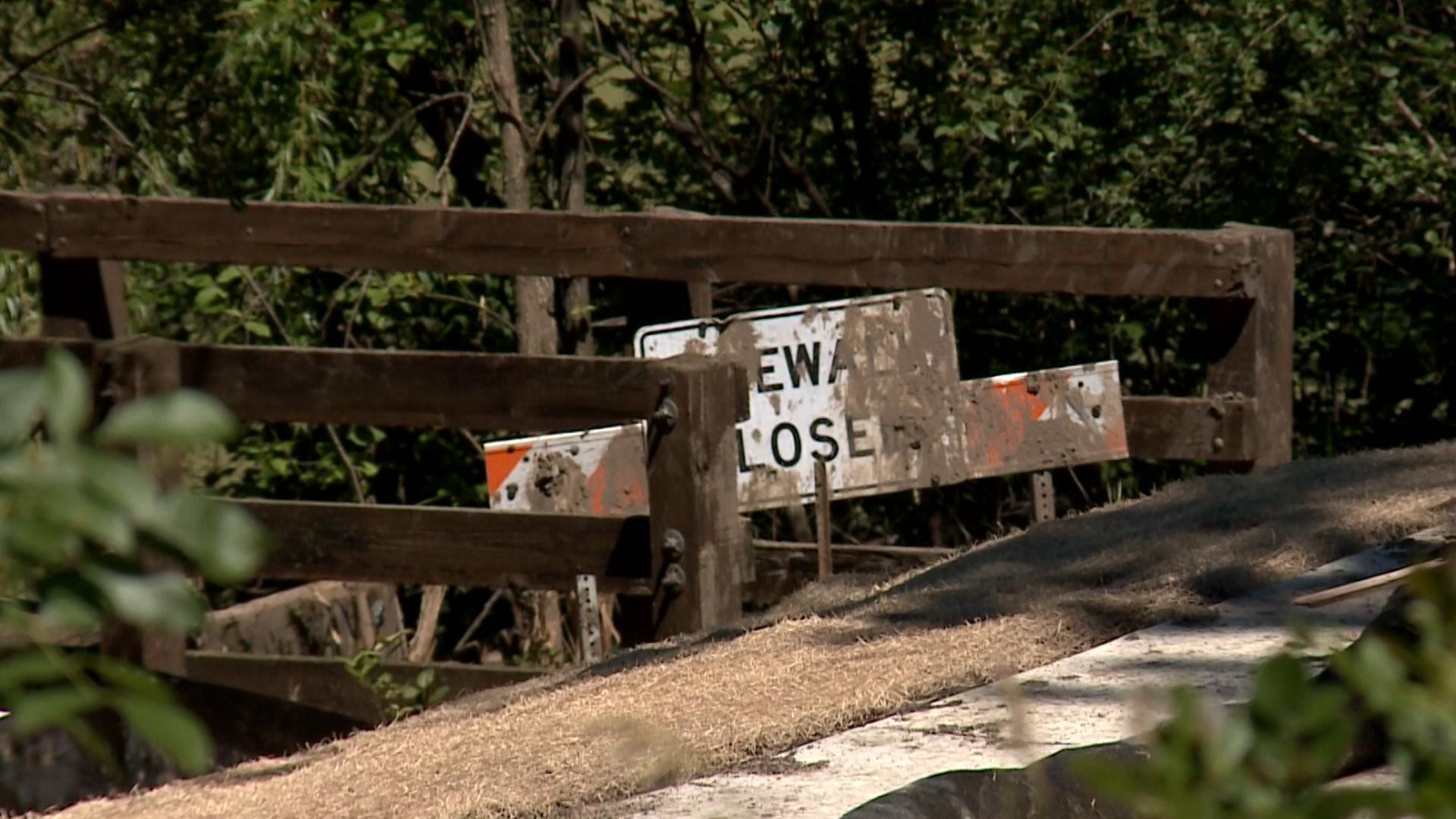 Worker finds body near Elm Creek Rest Area in Maple Grove