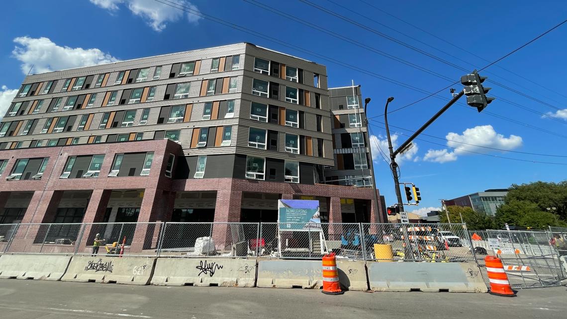 New Dinkytown apartment falls behind schedule