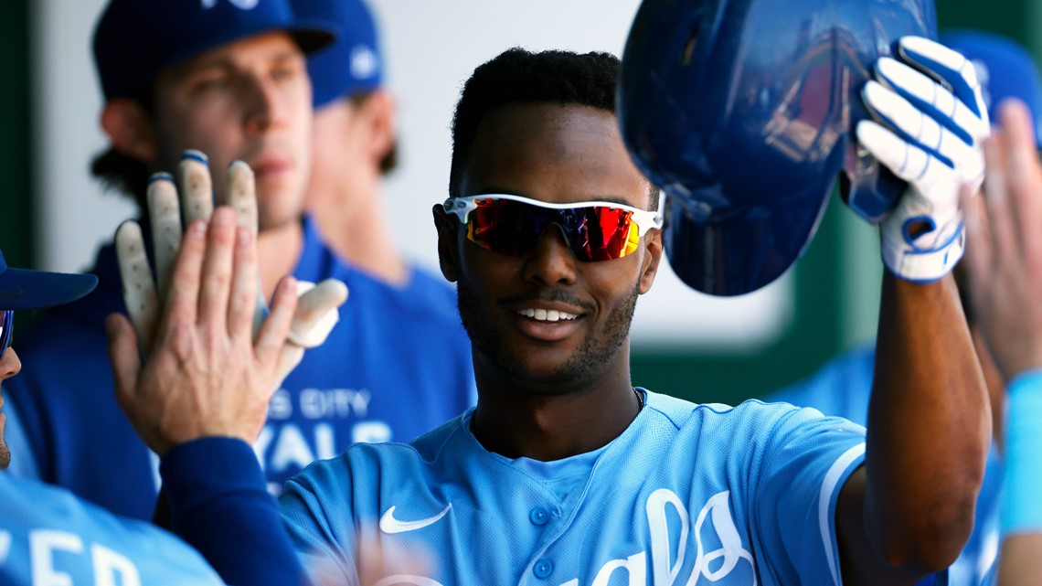 Minnesota Twins acquire OF Michael A Taylor from Kansas City