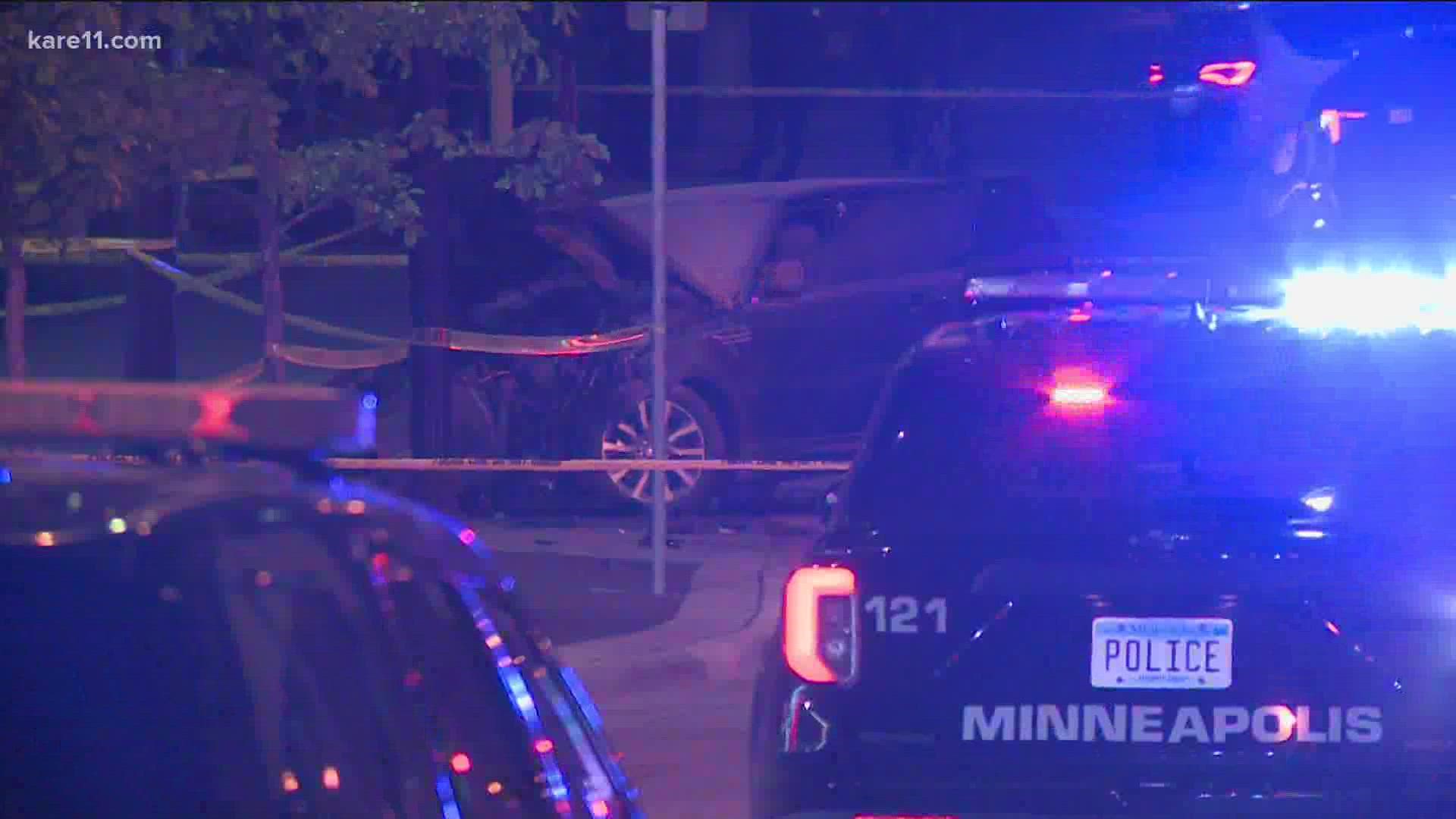 Minneapolis Police say they recovered guns from two vehicles that crashed at the intersection of 5th St. North and 6th Ave. North Wednesday night.