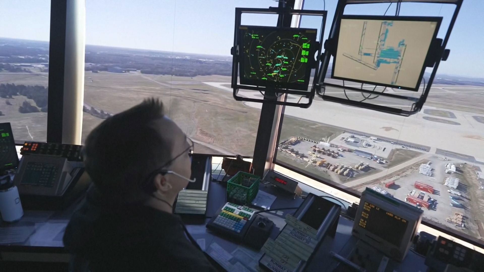 Air traffic controllers at center of delayed, canceled flights | kare11.com