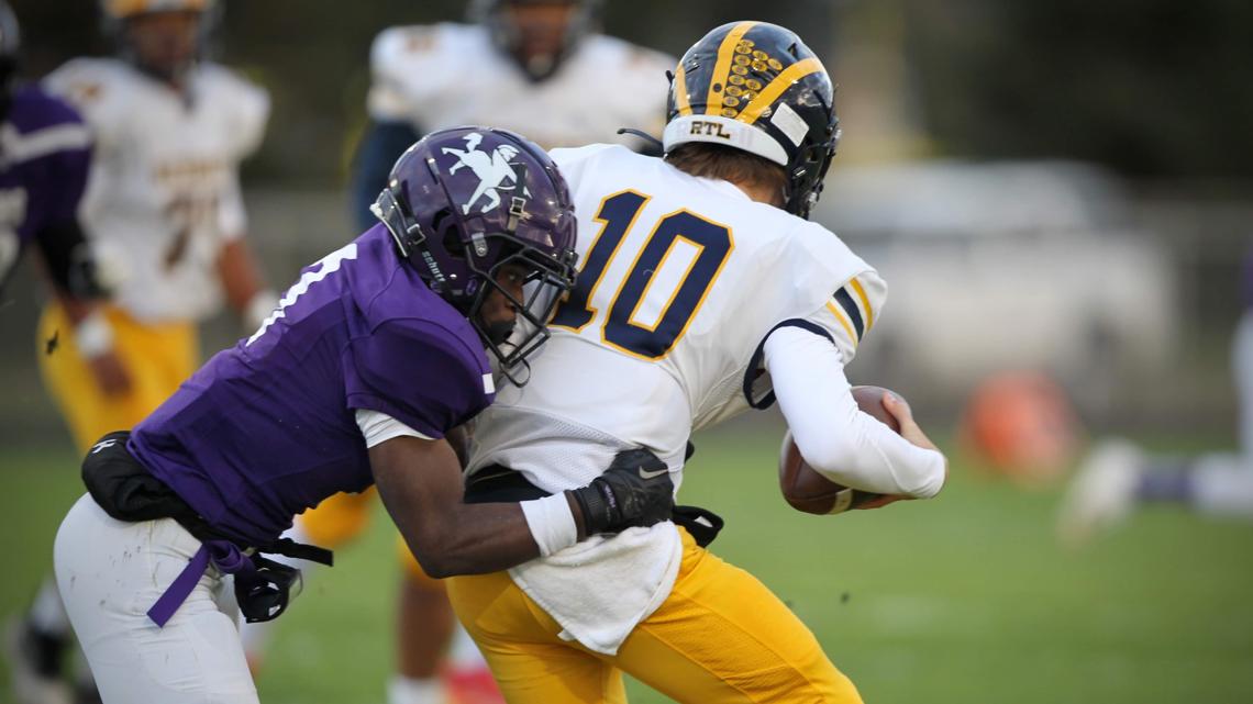 Brooklyn Center football team honors fallen player the E-Man way ...