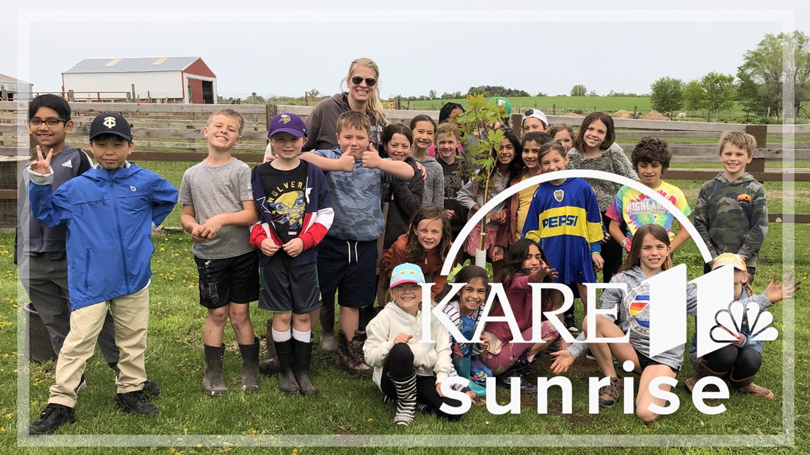 Edina elementary school students end year volunteering at Wisconsin animal sanctuary