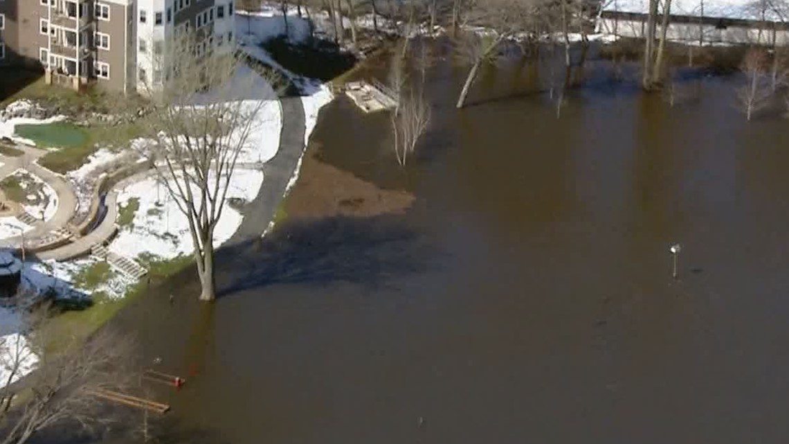 Minnesota flooding threatens riverside communities