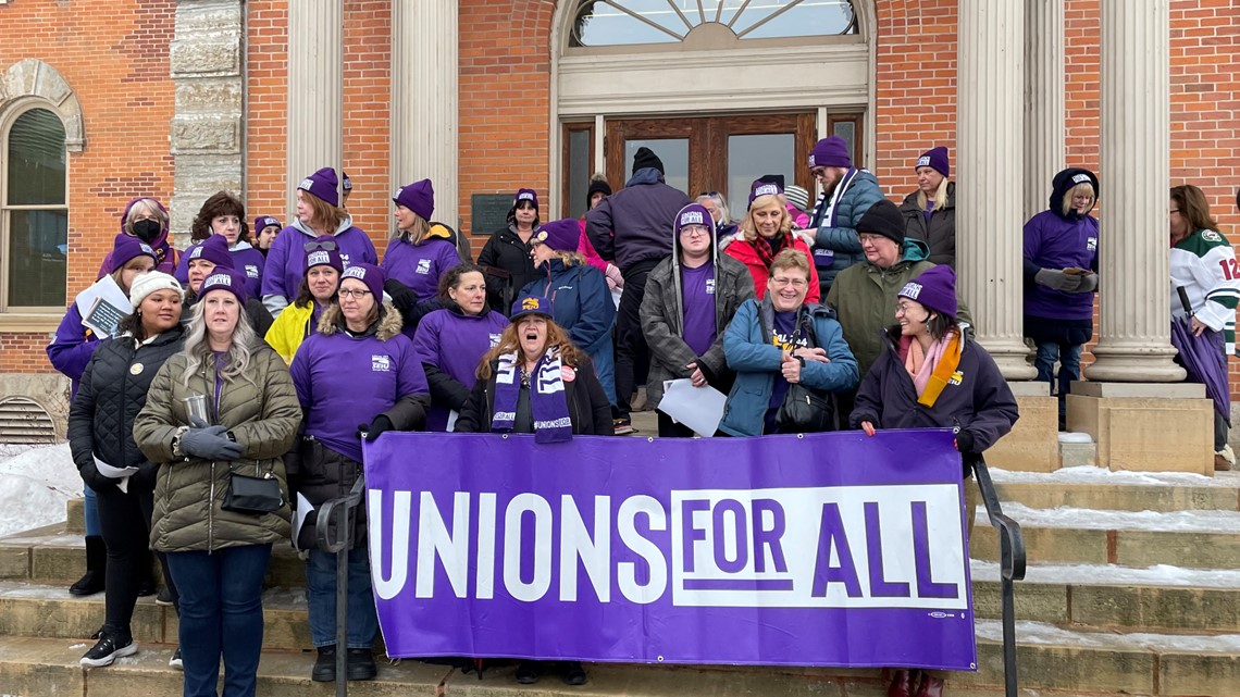 SEUI Local 284 who work for Hastings ISD 200 plan to strike - Vimarsana News