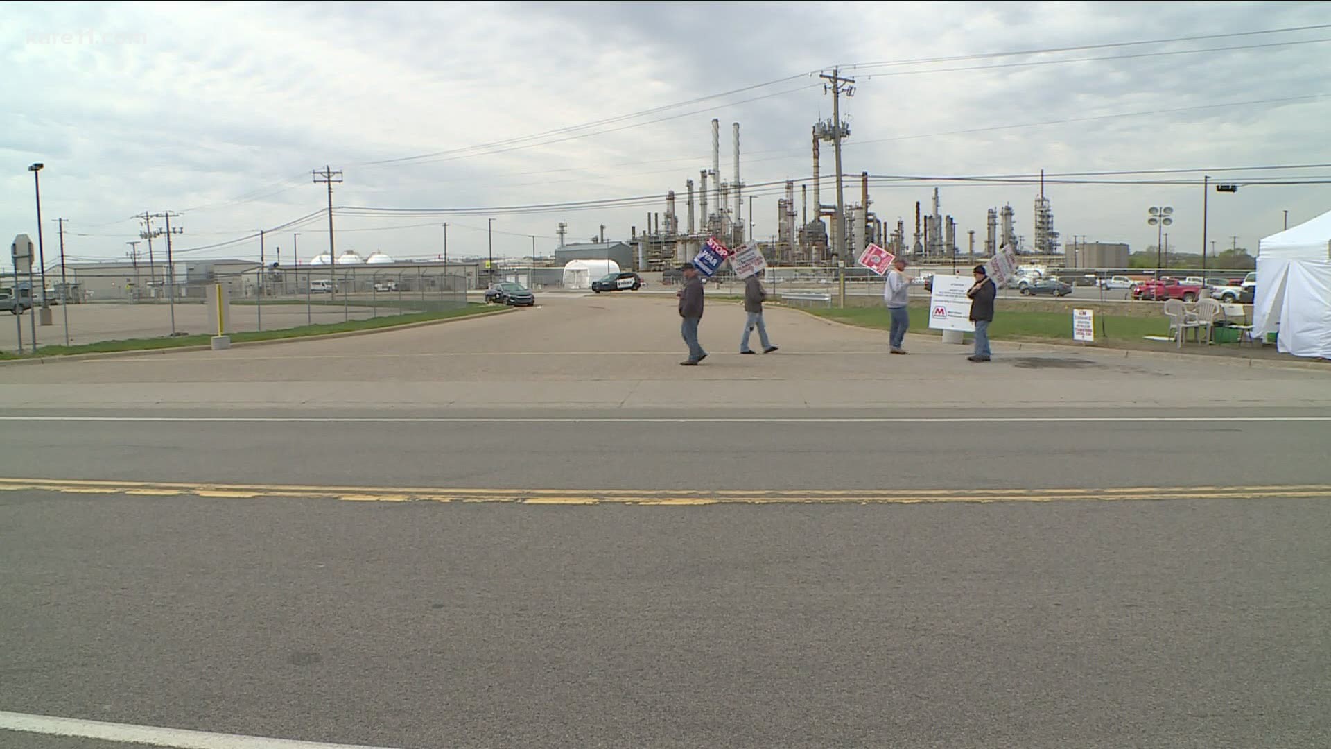 Union workers who've been locked out of the Marathon Refinery in St. Paul Park say they're worried about potential safety hazards.