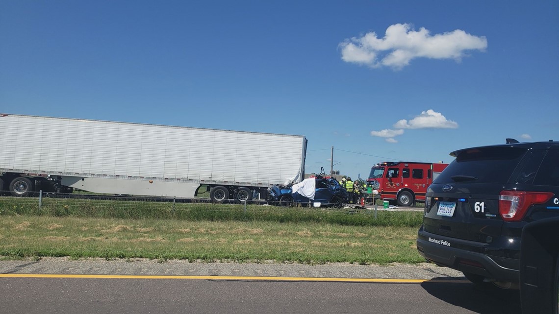 3 family members killed in Moorhead crash with two semis