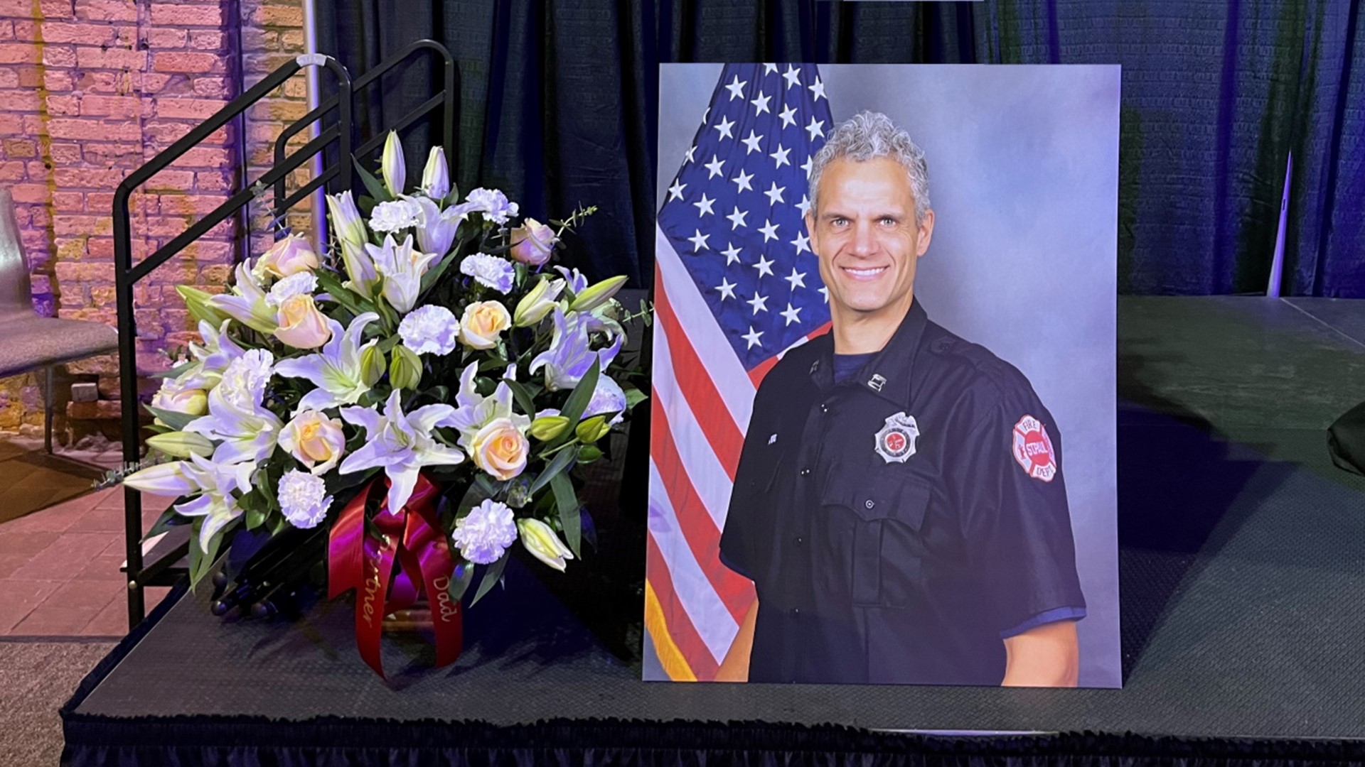 The memorial service drew hundreds of mourners, including Gov. Walz.