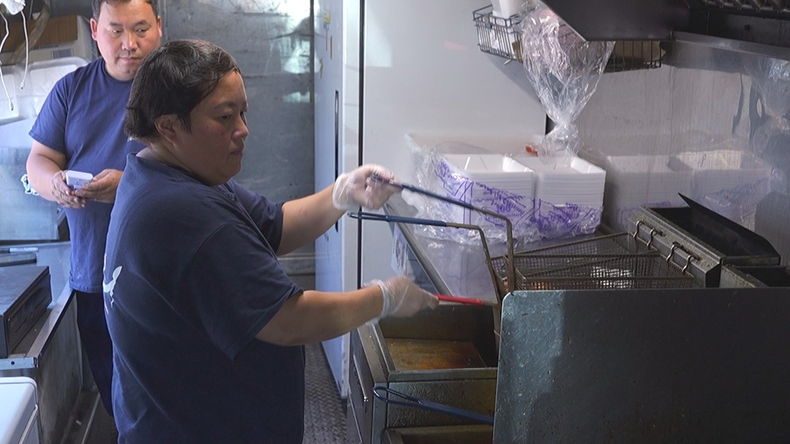 Community supports 'Eggroll Queen' after food truck is stolen - Vimarsana News