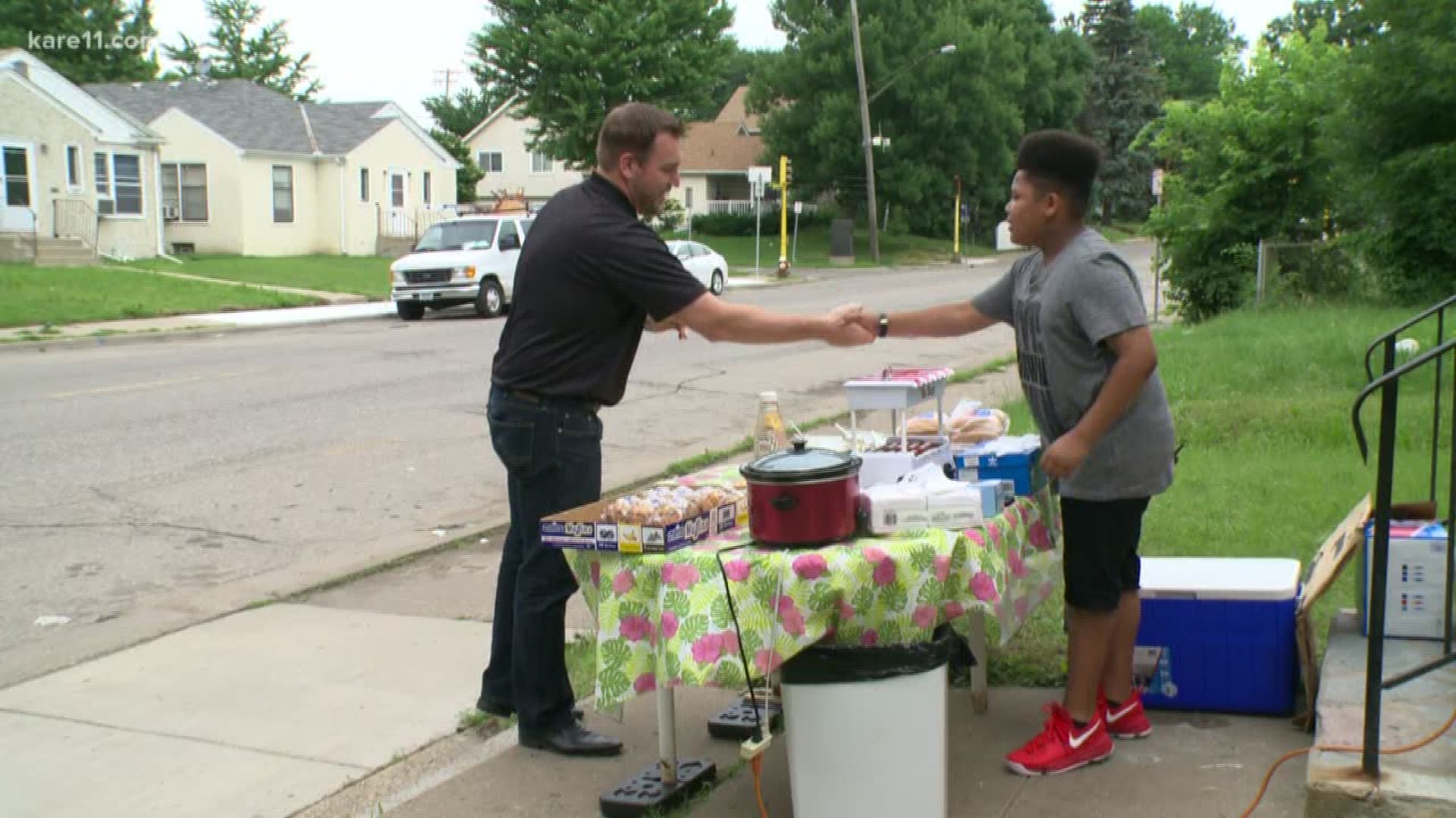 Business is booming at 13-year-old's hot dog stand in Minneapolis