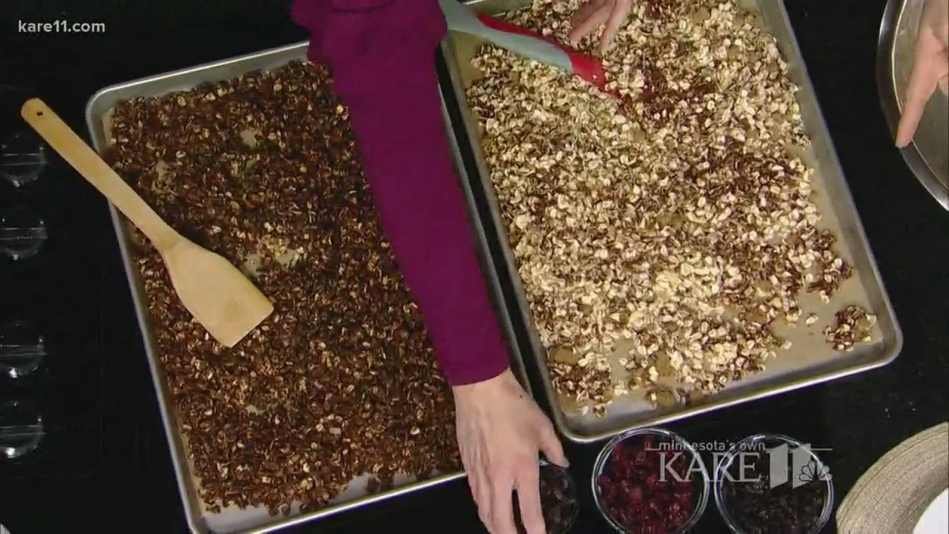 Kowalski's very own Rachael Perron joins us for the first time in 2018 to share one of her favorite granola recipes.  http://kare11.tv/2CObZtH