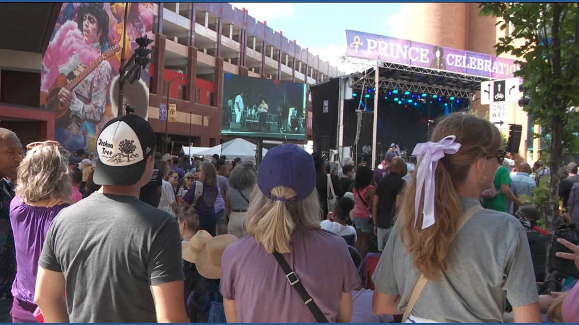 Downtown Minneapolis turns to sea of purple for Prince celebration