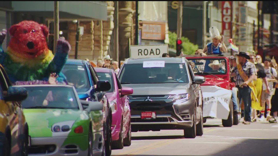 Twin Cities Pride march brings crowd to downtown Minneapolis - Vimarsana News