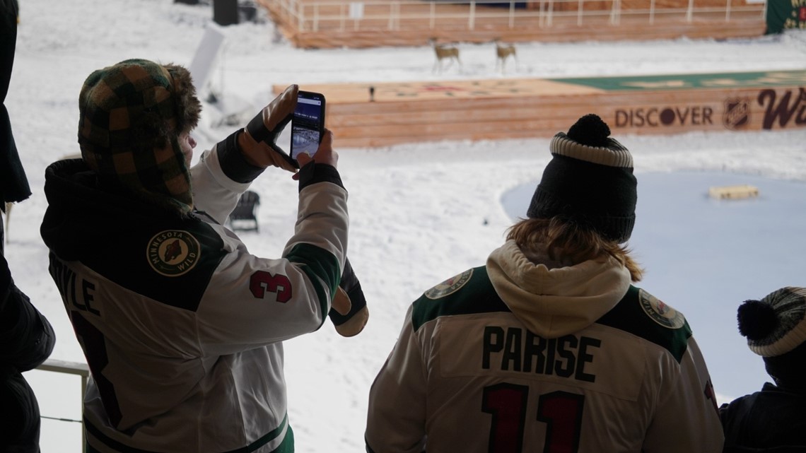 Minnesota Wild, St. Louis Blues fans brave the cold for Winter Classic