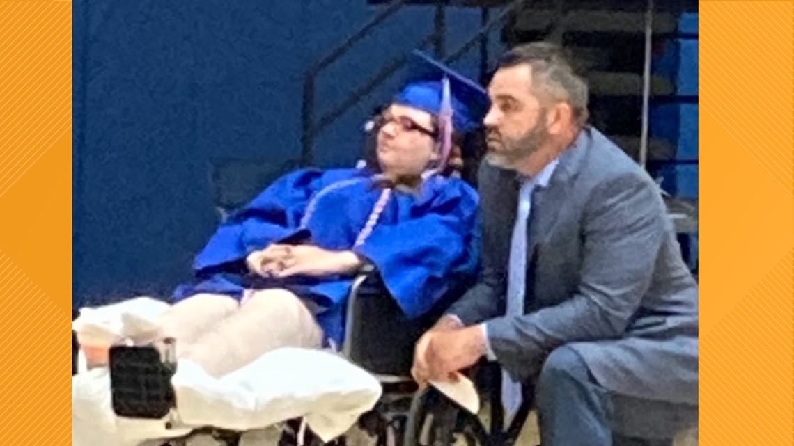 Teen surprised with graduation 're-do' after breaking both legs - Vimarsana News
