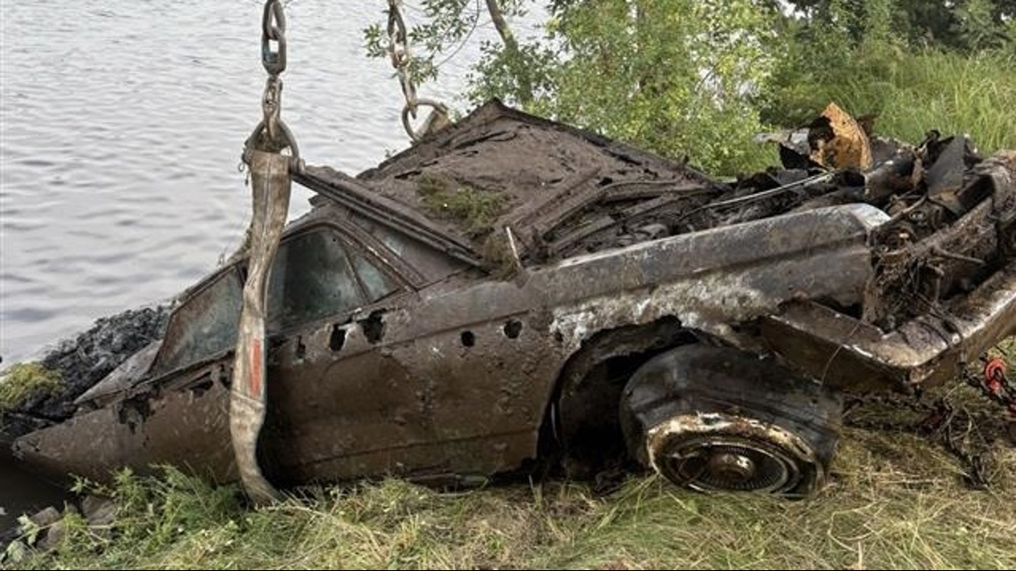 Sartell Police find human remains in sunken car in Mississippi River ...