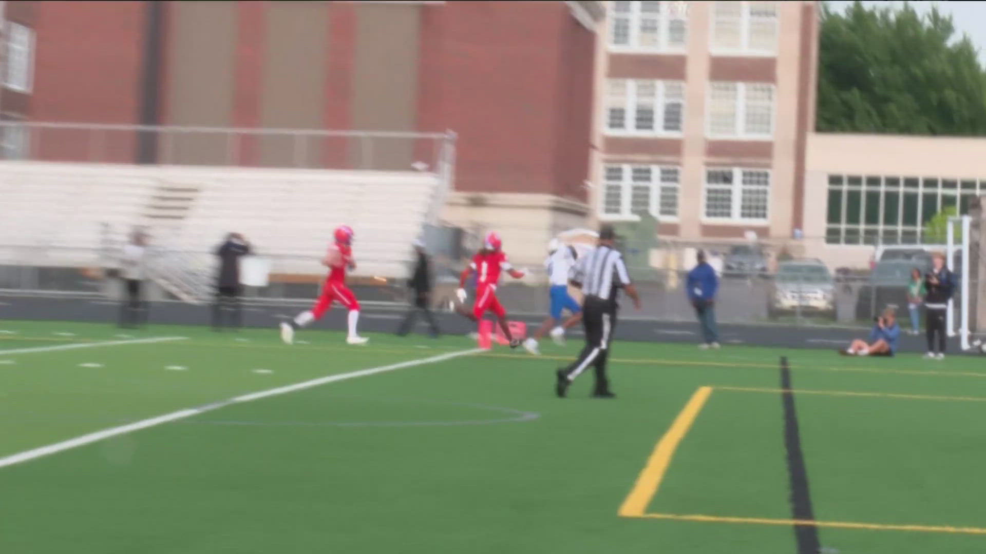 Keep up with the highlights from Friday's high school football matchup! 
