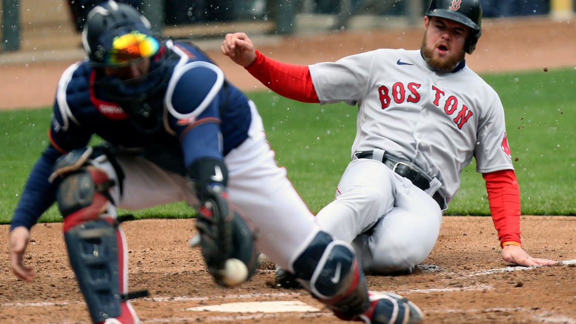 Red Sox stay red hot in snowy Minnesota, win 7th straight