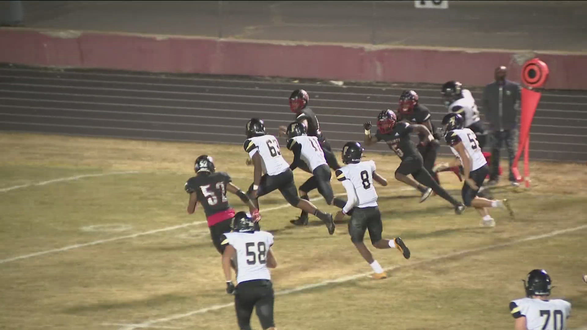 Keep up with the highlights from Friday's high school football matchup!
