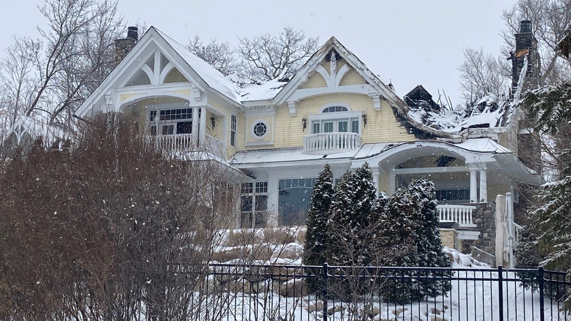 Police investigating fire at Lake mansion