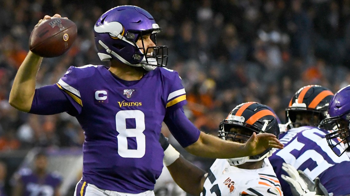 Chicago, United States. 29th Sep, 2019. Injured Chicago Bears quarterback  Mitchell Trubisky walks on the sidelines during the second half of an NFL  game against the Minnesota Vikings at Soldier Field in