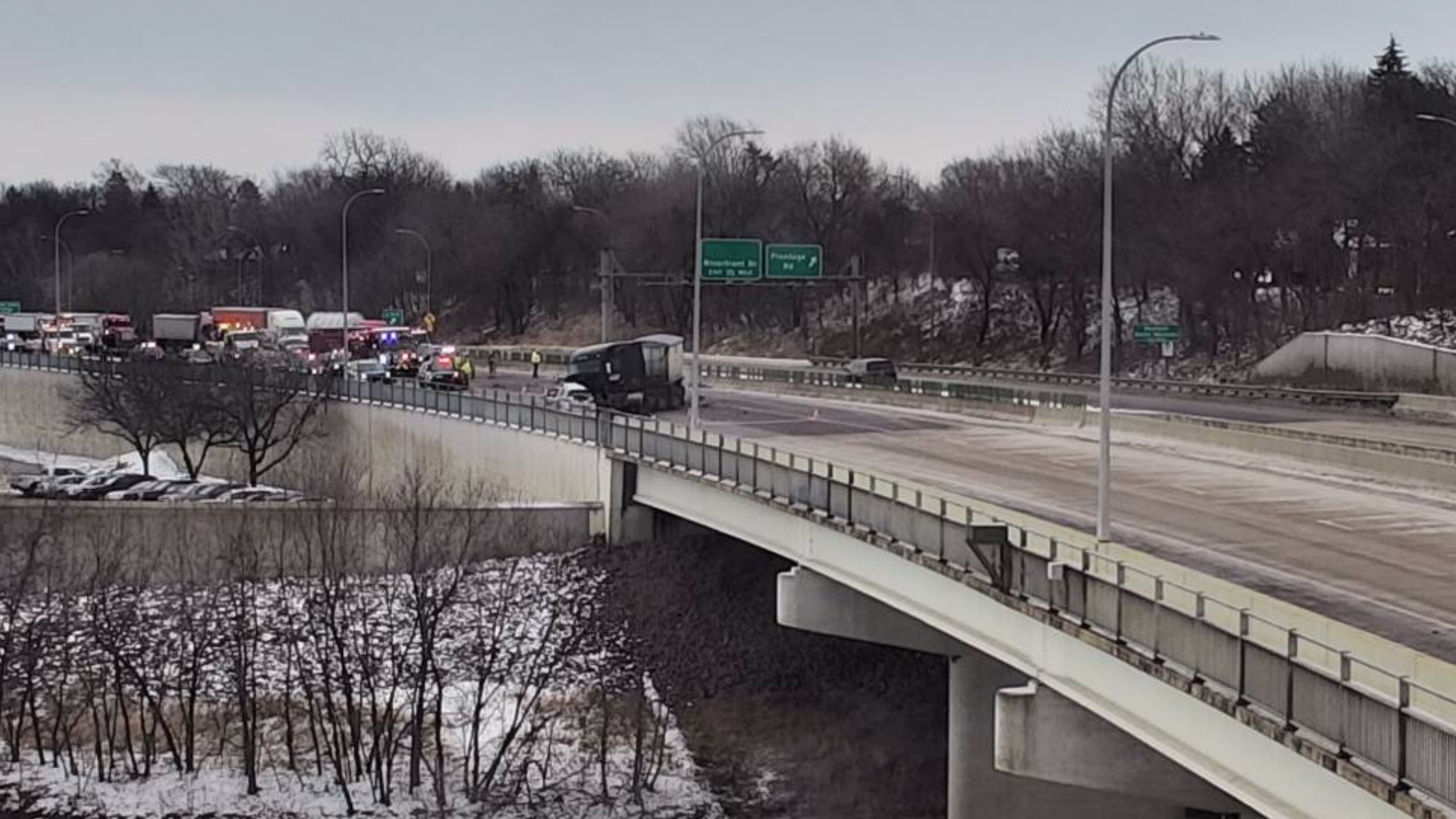 Fatal crash closes down Highway 169 near Mankato