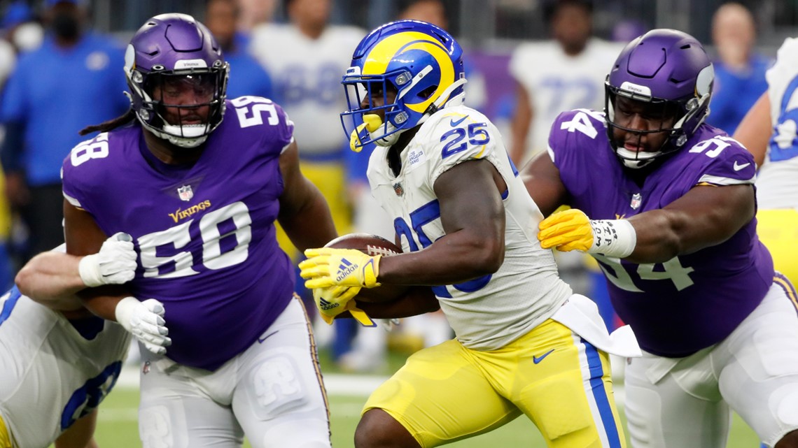 Minnesota Vikings defensive tackle Dalvin Tomlinson (94) runs onto