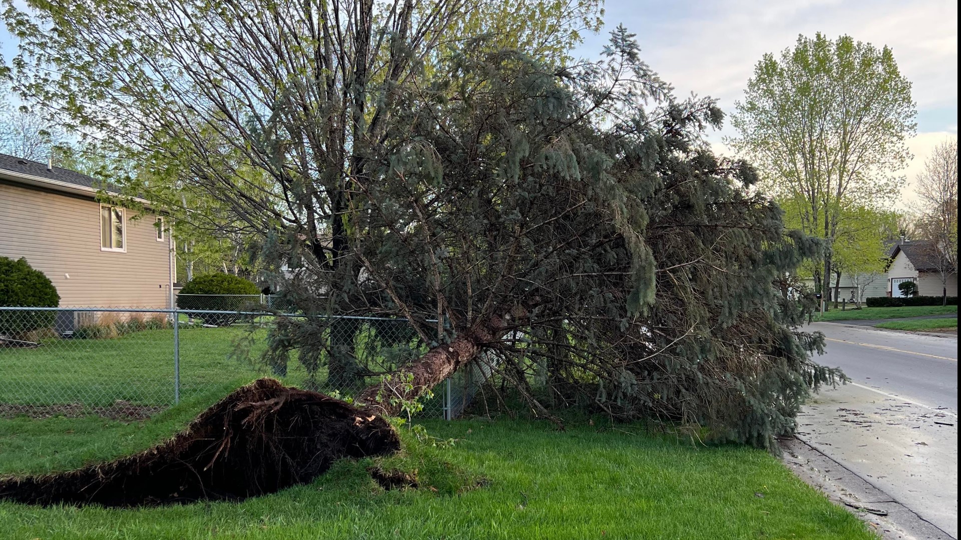2 killed in Minnesota during two days of severe storms