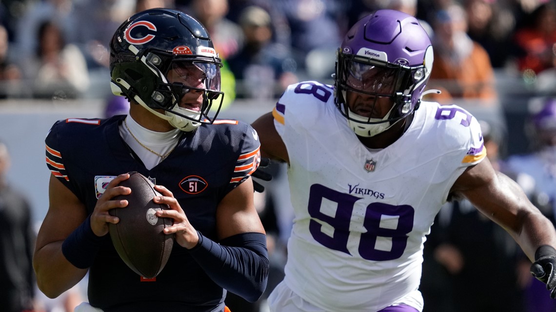 Vikings get a scoop and score from Jordan Hicks against Bears