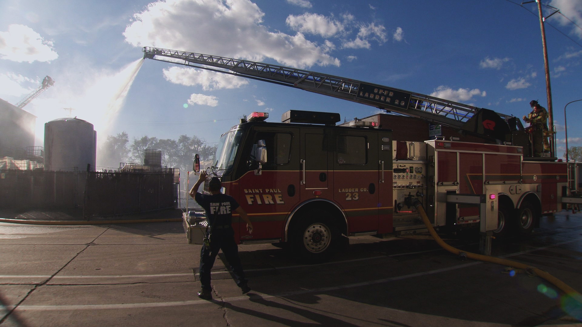Firefighters battle fire outside Saint Paul commercial building ...
