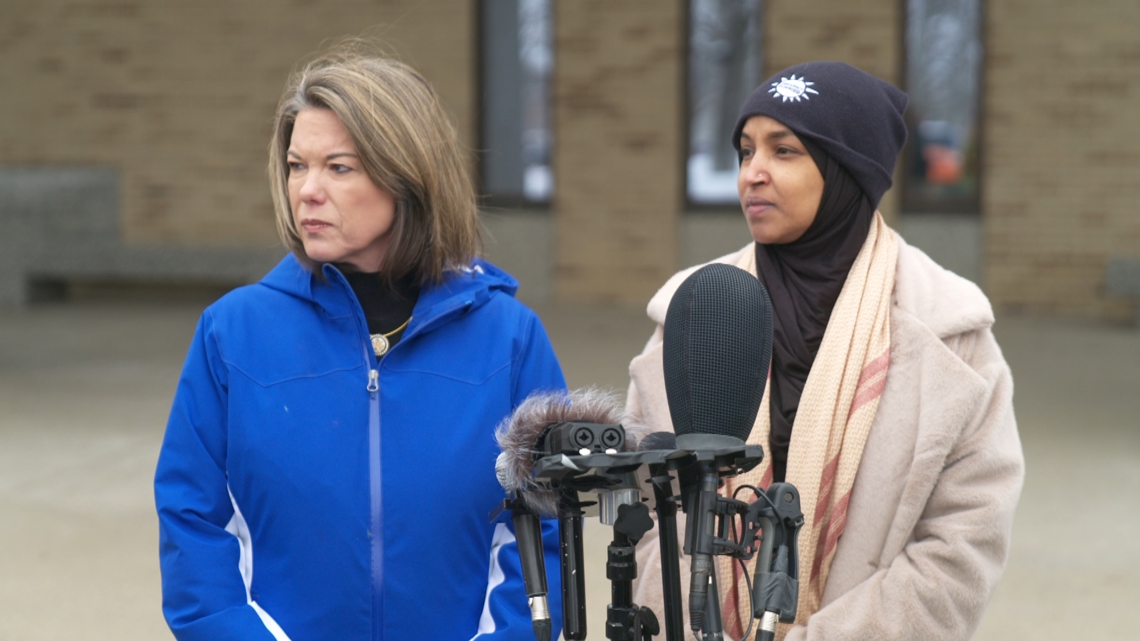 Minnesota lawmakers tour Whipple Federal Building