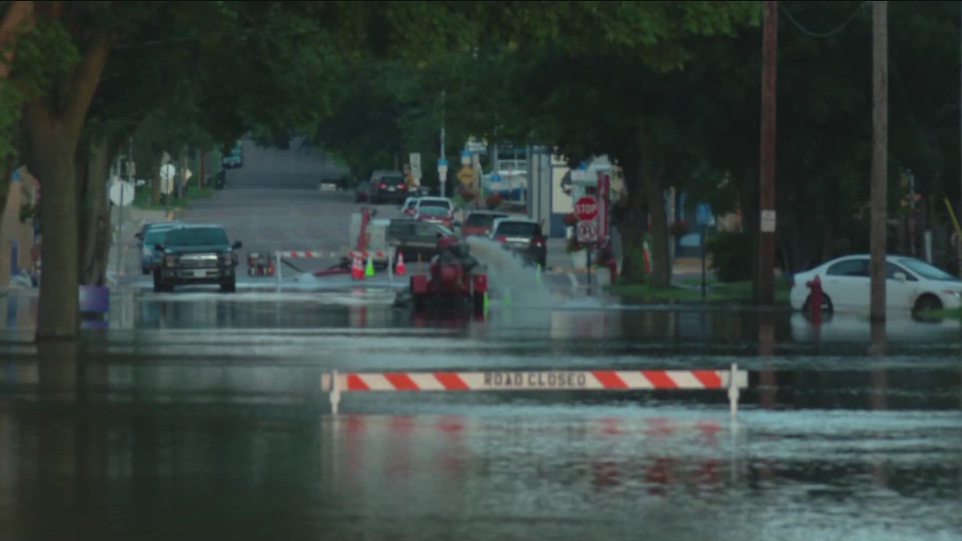 Volunteers assisted residents this weekend to pack sandbags near their homes to protect from flood damage.