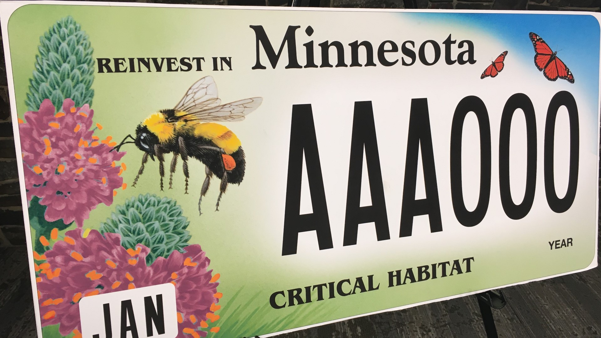 Pollinator license plates help preserve Minnesota habitats
