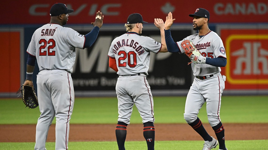 Guerrero hits 46th HR, but Twins hit 3 in row, top Blue Jays