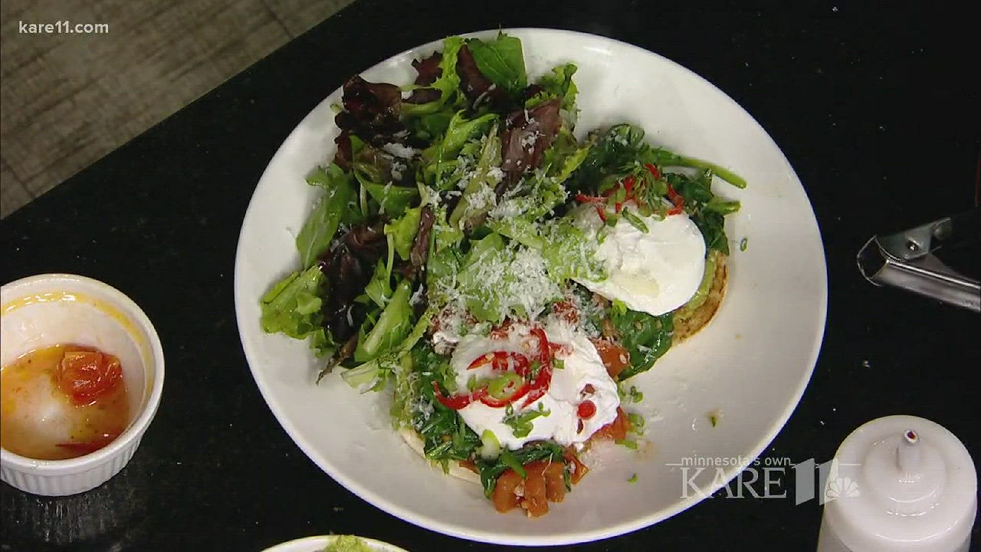 Benedict's in Wayzata serves breakfast and lunch daily and can satisfy your healthy or more indulgent side. Executive Chef and owner Mike Rakun shared his take on the classic Eggs Benedict. http://kare11.tv/2jeLtEl