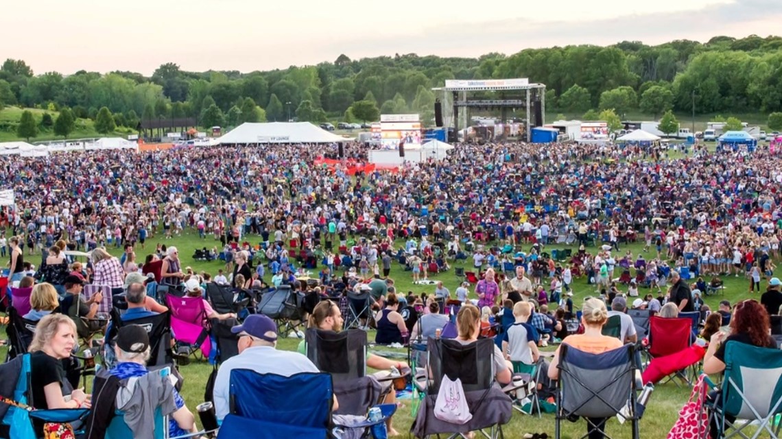 Lakefront Music Fest delivers both rock and county music