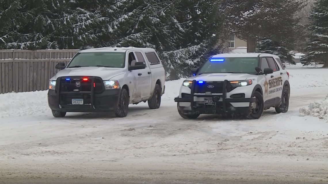 Dozens of homes evacuated in Chisago City after man barricades himself inside business