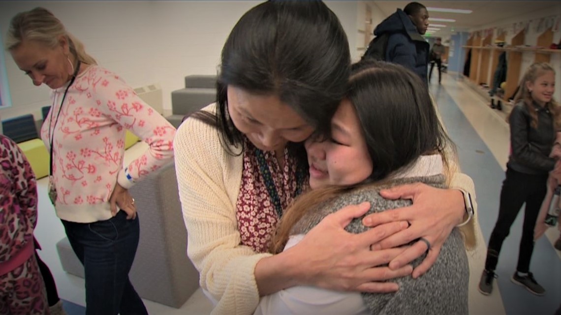 Teachers surprise student who's written them 100s of notes - Vimarsana News