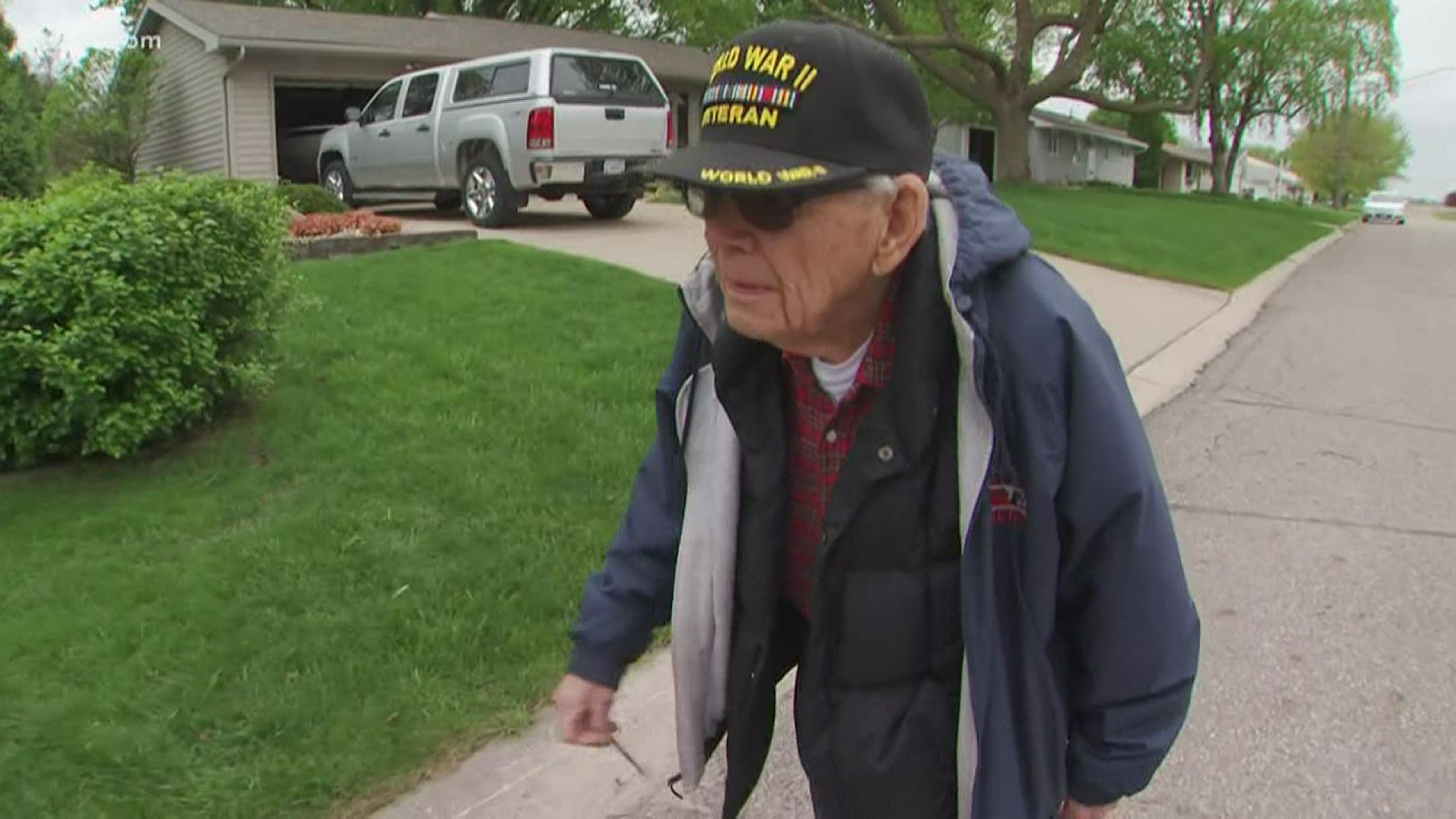 Inspired by another veteran his age in England, Mickey Nelson is walking and raising money for the Salvation Army