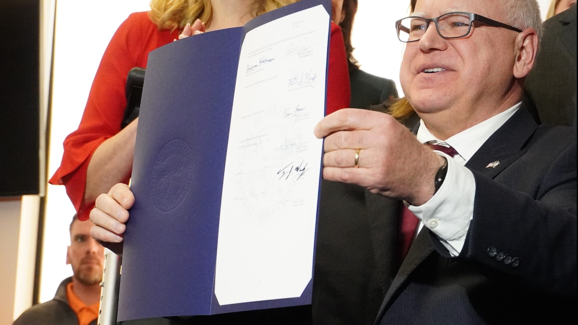 Gov. Tim Walz signs '100 Percent by 2040' bill | kare11.com