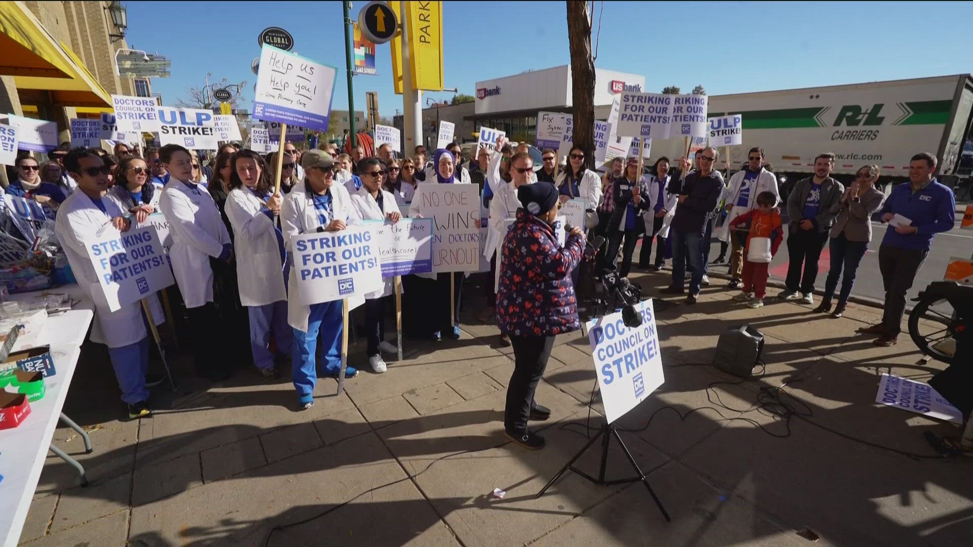 Union members said this is the first time hundreds of Allina doctors, nurse practitioners, and physician assistants have gone on strike.