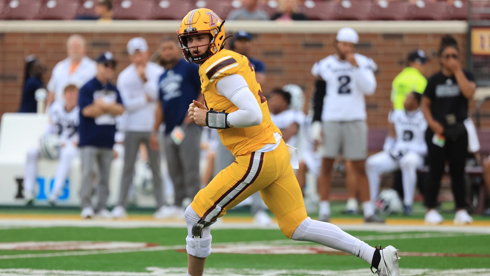 Minnesota redshirt freshman Drake Lindsey grew up with Arkansas blood running through his veins.