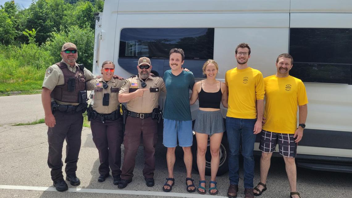 Quick-thinking couple saves motorist from sinking car in Mississippi River