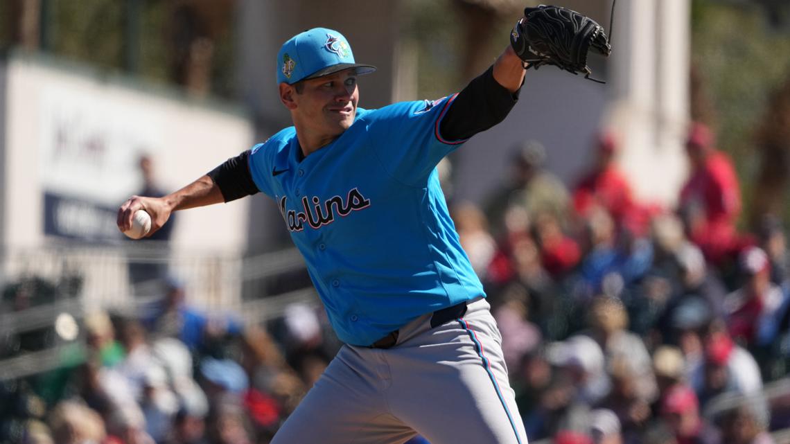 Twins trade for left-handed reliever