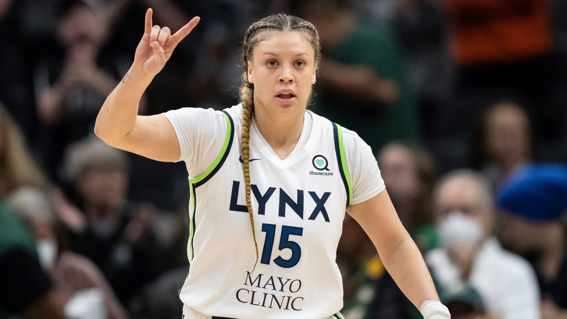 Lynx Acquire Natisha Hiedeman From Connecticut Sun 