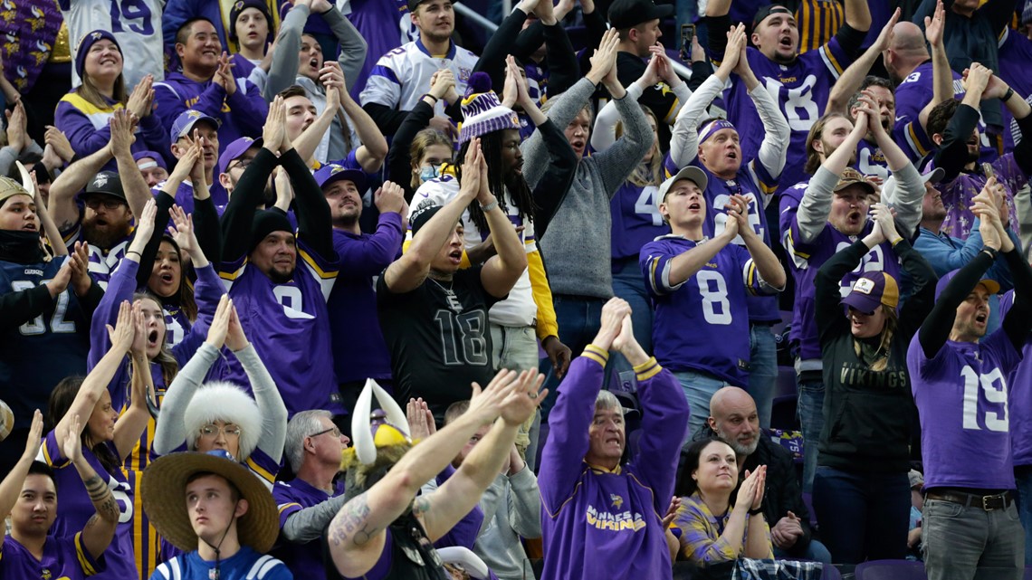 Minnesota Wild fans went insane at Xcel Center celebrating Vikings last  second win