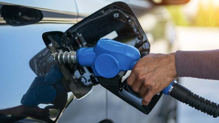 Gas drops below $3.99 average nationwide, Minnesota even cheaper