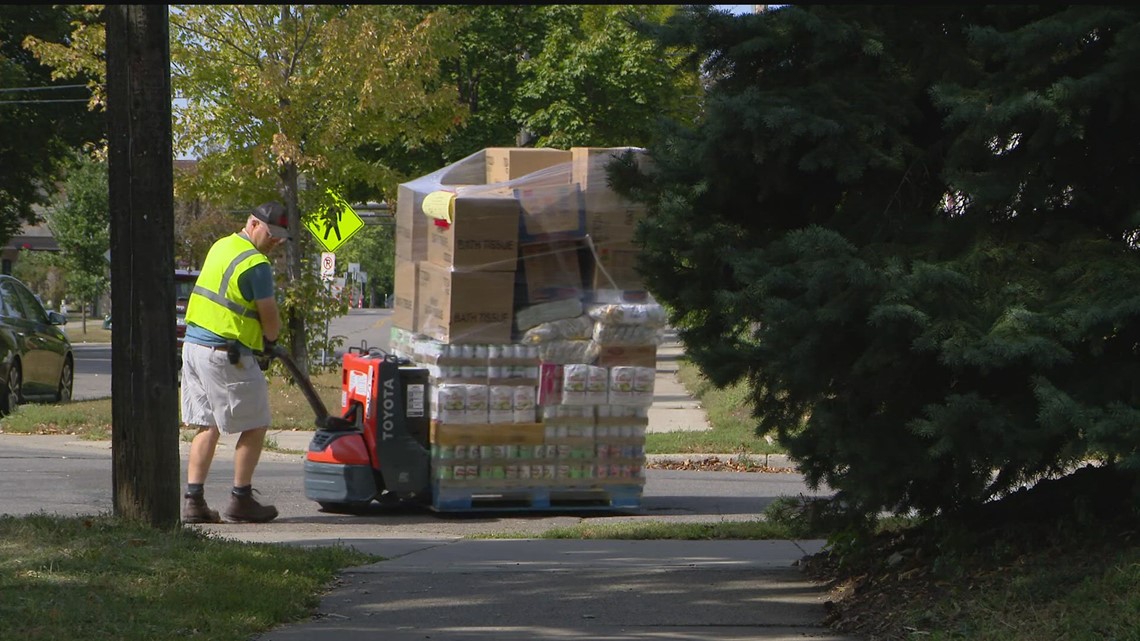 Minnesota household income down; food shelves in high demand - Vimarsana News