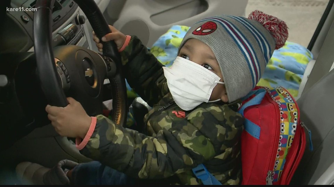 12 single moms receive cars and Christmas gifts at Newgate School - Vimarsana News