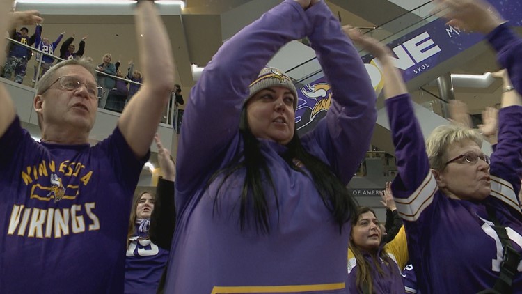 Vikings fans flock to Minneapolis for playoff game